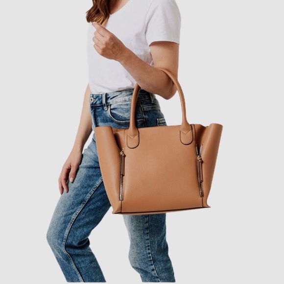 unbranded Handbags - Tan Zipper Front Tote Bag New Never Used
